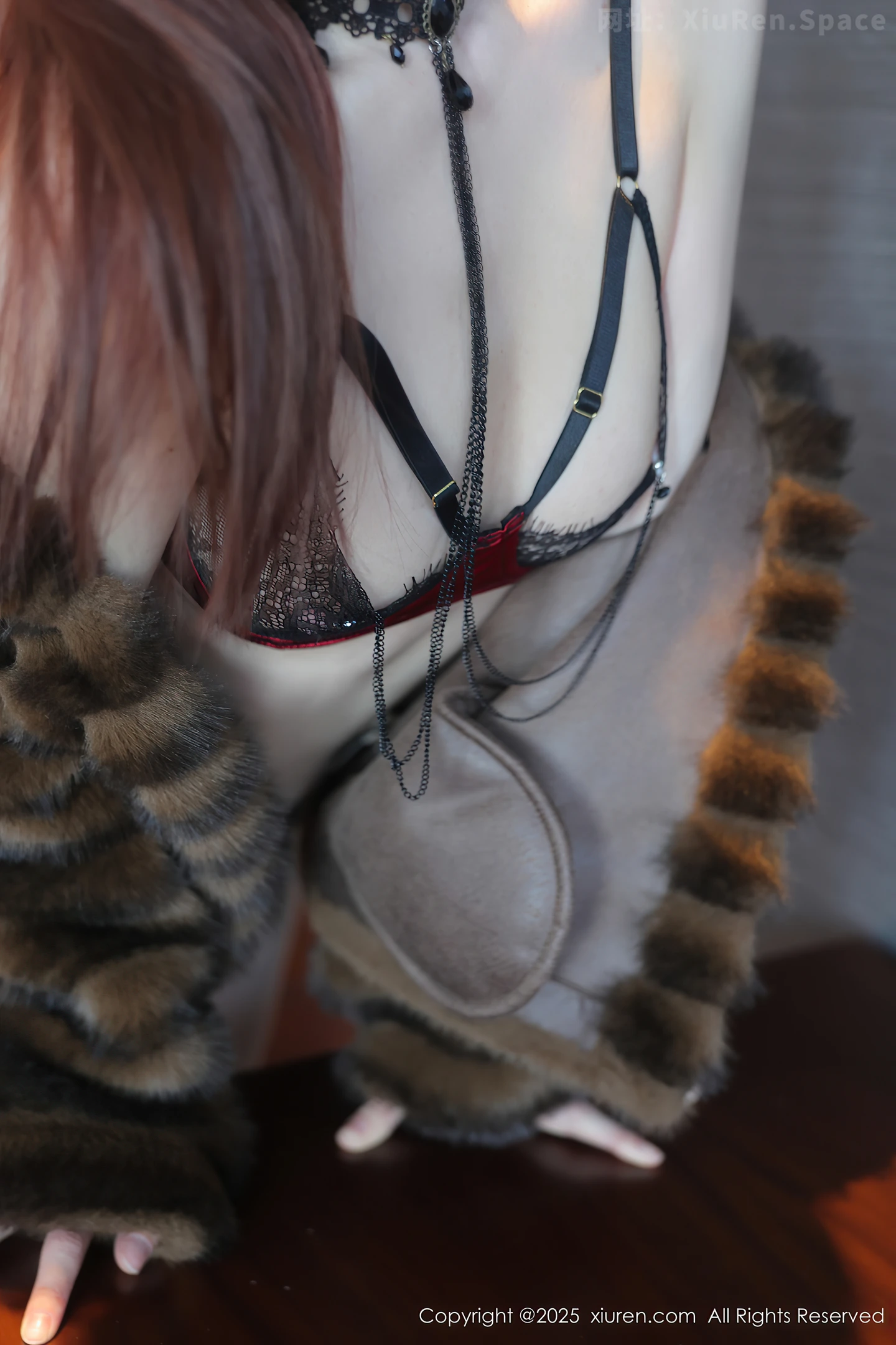 图片[5]-[XiuRen秀人网] VOL.9791 模特曼柔私房性感黑色蕾丝情趣内衣配黑丝袜秀曼妙身材诱惑写真84P-秀人网官方网站